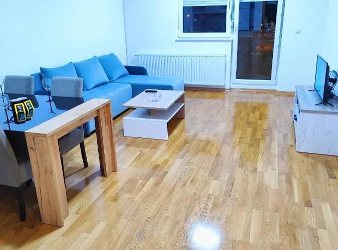 Lux Ub アパート *